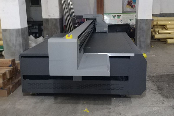 手機(jī)殼UV平板機(jī)特點(diǎn)詳解 煥圖為曲面設(shè)計(jì)的高落差直噴打印2.jpg 手機(jī)殼UV平板機(jī)特點(diǎn)詳解 煥圖為曲面設(shè)計(jì)的高落差直噴打印2.jpg