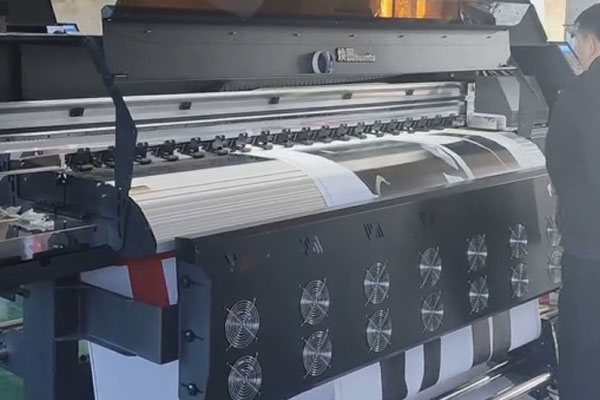 煥圖國(guó)產(chǎn)寫(xiě)真機(jī)工業(yè)級(jí)配置 840斤重機(jī)架+24小時(shí)連續(xù)打印.jpg 煥圖國(guó)產(chǎn)寫(xiě)真機(jī)工業(yè)級(jí)配置 840斤重機(jī)架+24小時(shí)連續(xù)打印.jpg