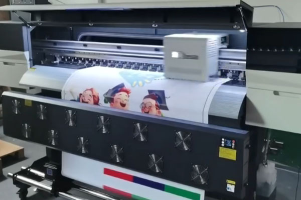 解析煥圖四頭戶外寫真機如何實現(xiàn)廣告批量高速生產(chǎn).jpg 解析煥圖四頭戶外寫真機如何實現(xiàn)廣告批量高速生產(chǎn).jpg