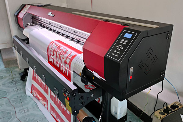 25平/小時高速打印 煥圖寫真機(jī)提升廣告店生產(chǎn)力的秘訣.jpg 25平/小時高速打印 煥圖寫真機(jī)提升廣告店生產(chǎn)力的秘訣.jpg