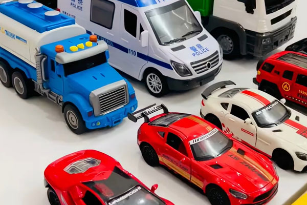 色彩鮮艷均勻 煥圖高清UV平板機(jī)提升異形玩具車印刷品質(zhì).jpg