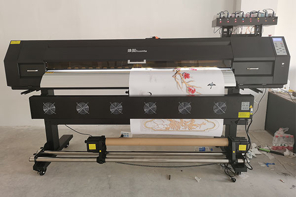 平衡效率與品質 煥圖四頭寫真機助力廣告公司提升競爭力.jpg